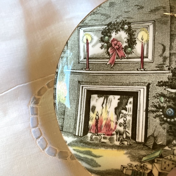 Vintage Johnson Bros. Friendly Village Merry Christmas Plate England Victorian - Picture 4 of 6